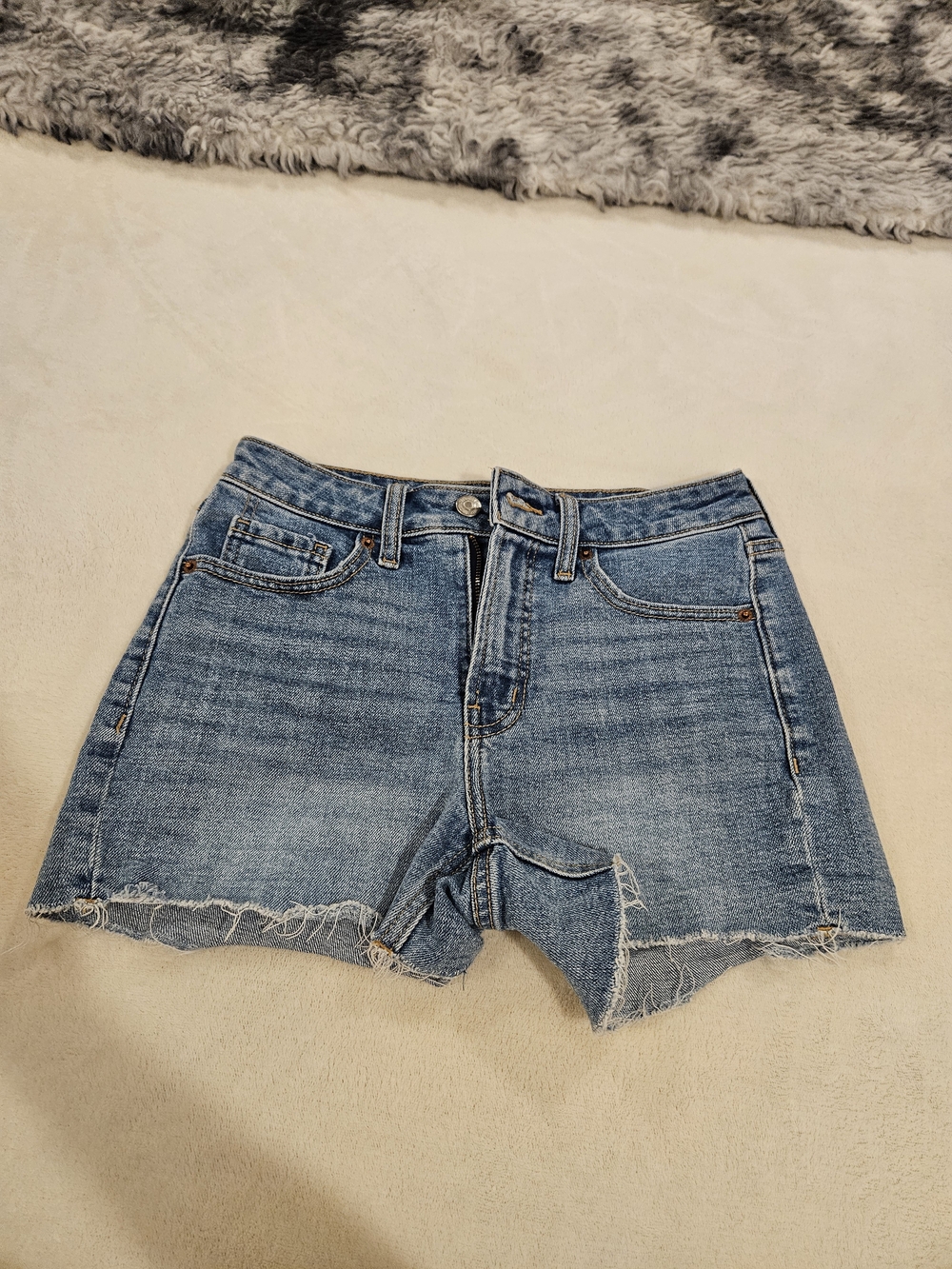 Old Navy Medium Blue Frayed Hem Denim Cutoff Shorts